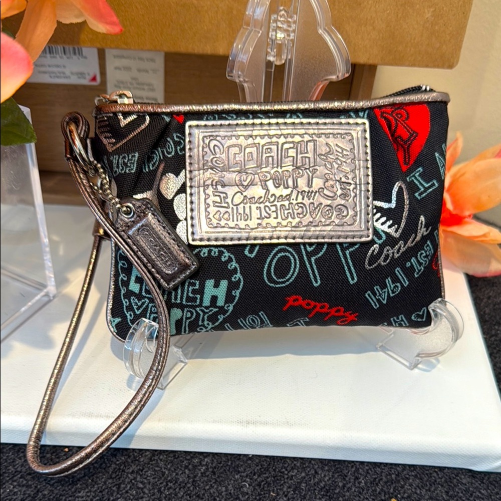 Coach “Limited Edition” Poppy Metallic Graffiti Hearts Wristlet w/Hang Tag